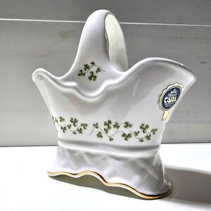 Vintage Shamrock Royal Tara fine bine China Ireland basket